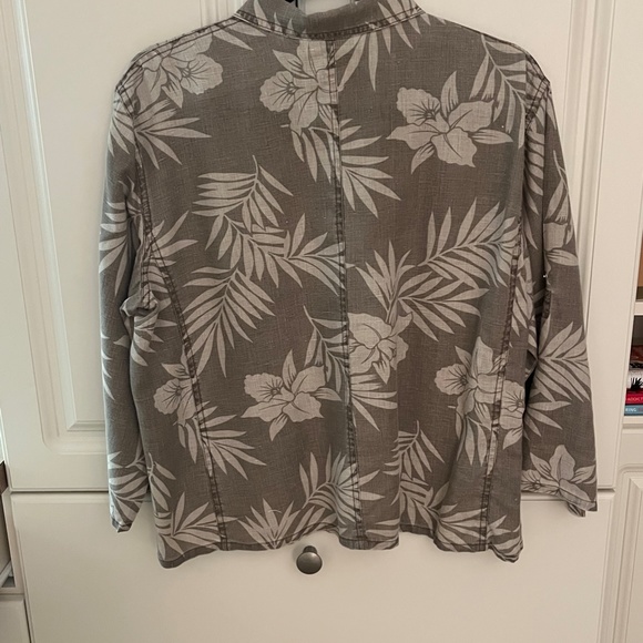 Tropical Linen Blouse - Picture 3 of 4